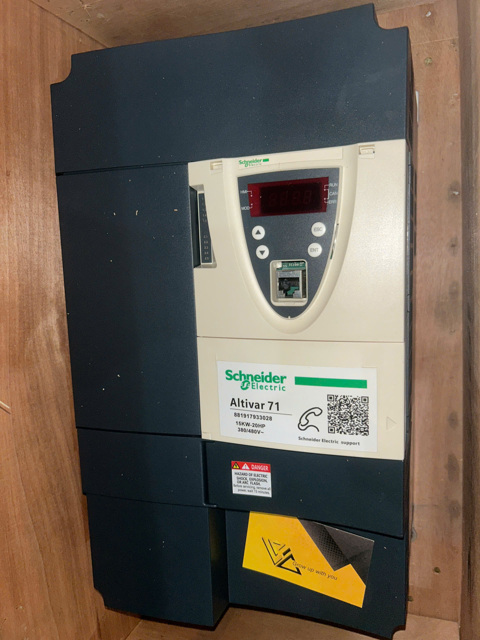 Biến tần AVT71HD55N